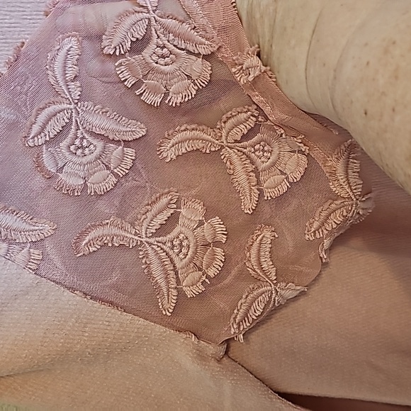 EST. 1946 TOP - Picture 2 of 6